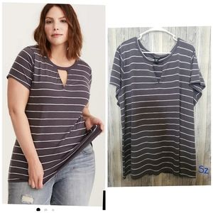 Plus size Torrid tshirt size 4 charcoal grey striped